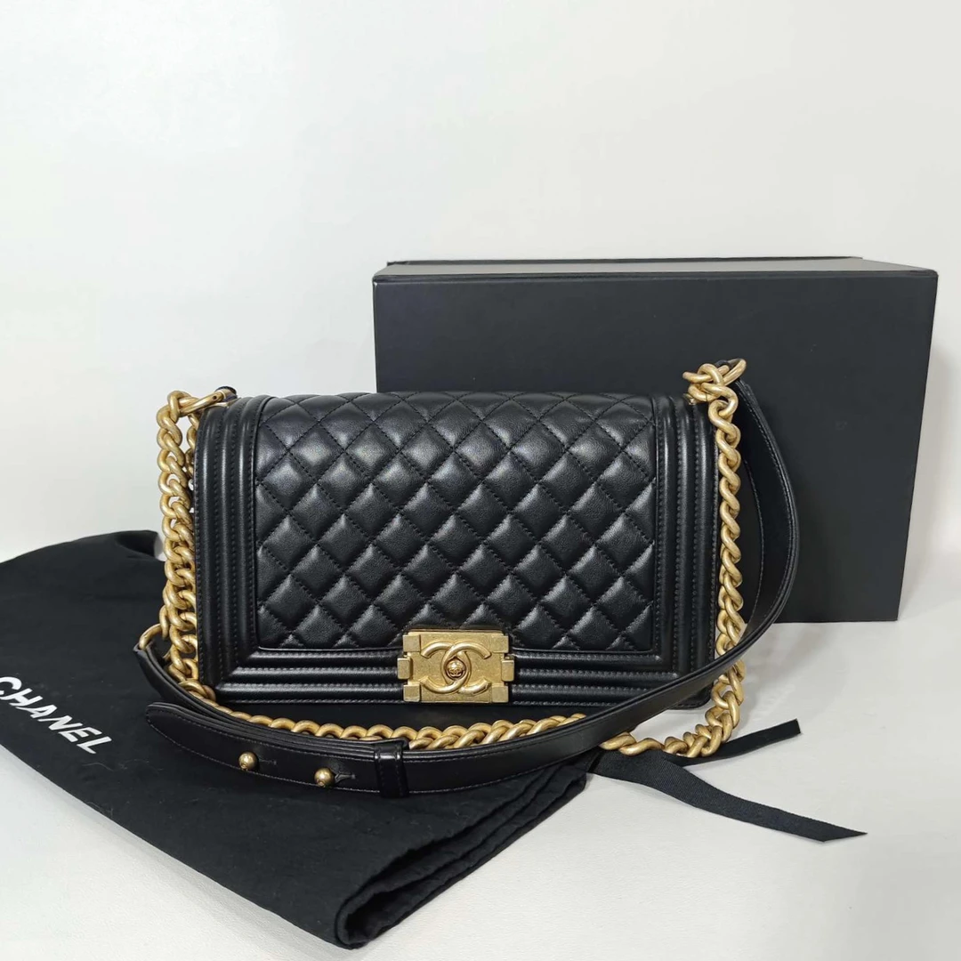 95新 Chanel/香奈儿 捐金沉珠/中号黑金leboy/芯片