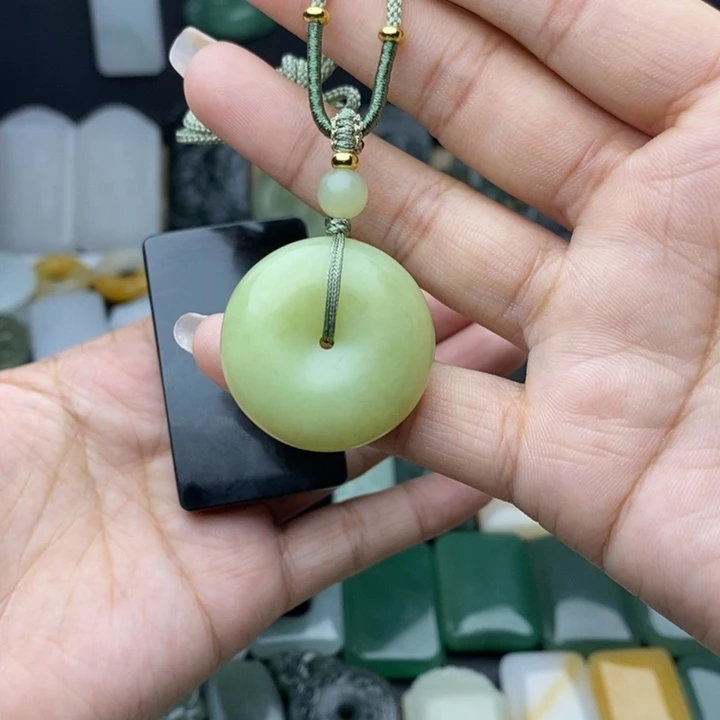 鱼***和田玉未镶嵌颈饰