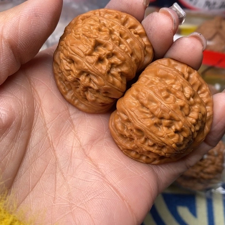 桃核吊坠白狮子42全品