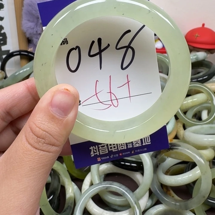 蛇纹石玉未镶嵌手镯48