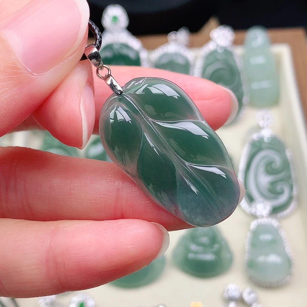 翡翠未镶嵌颈饰吊坠