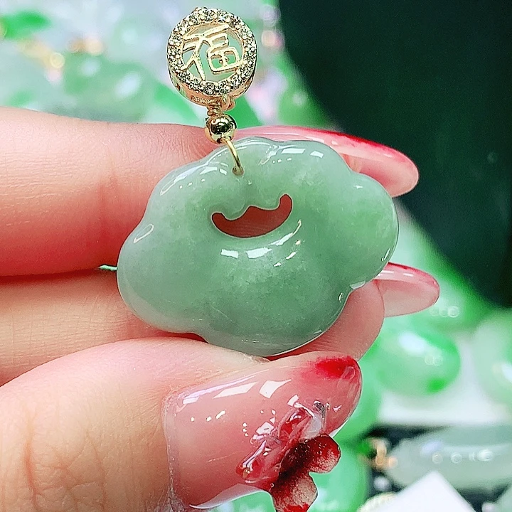 翡翠未镶嵌项圈翡翠