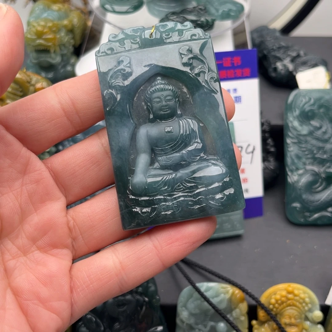 翡翠未镶嵌颈饰阿弥陀佛