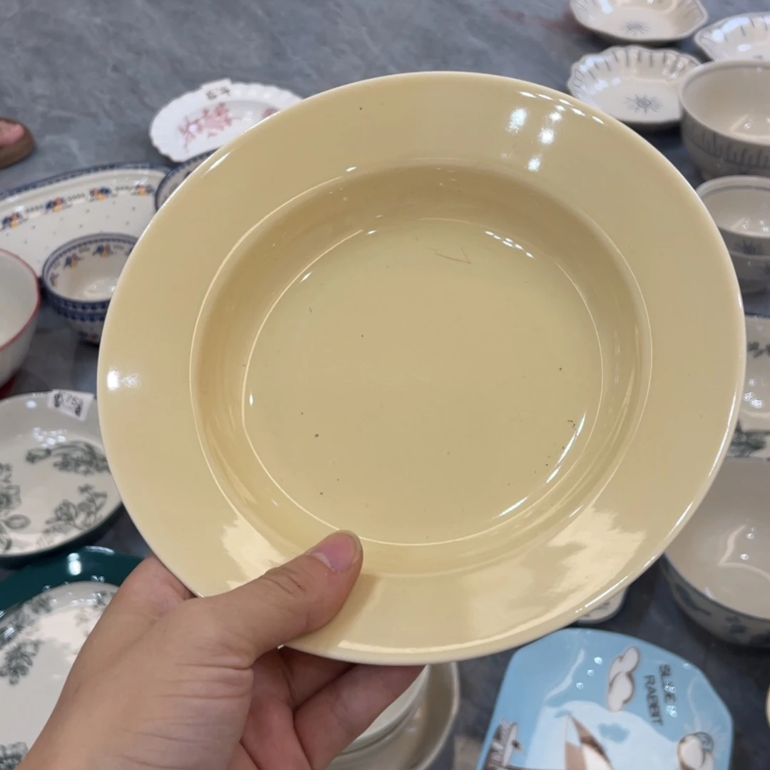 s****陶瓷微瑕餐具介意勿拍，满18飞！