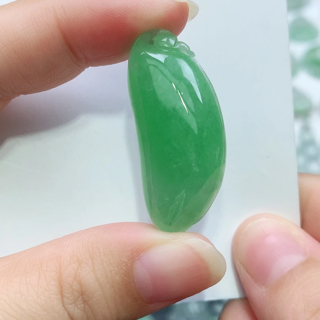翡翠未镶嵌颈饰福瓜
