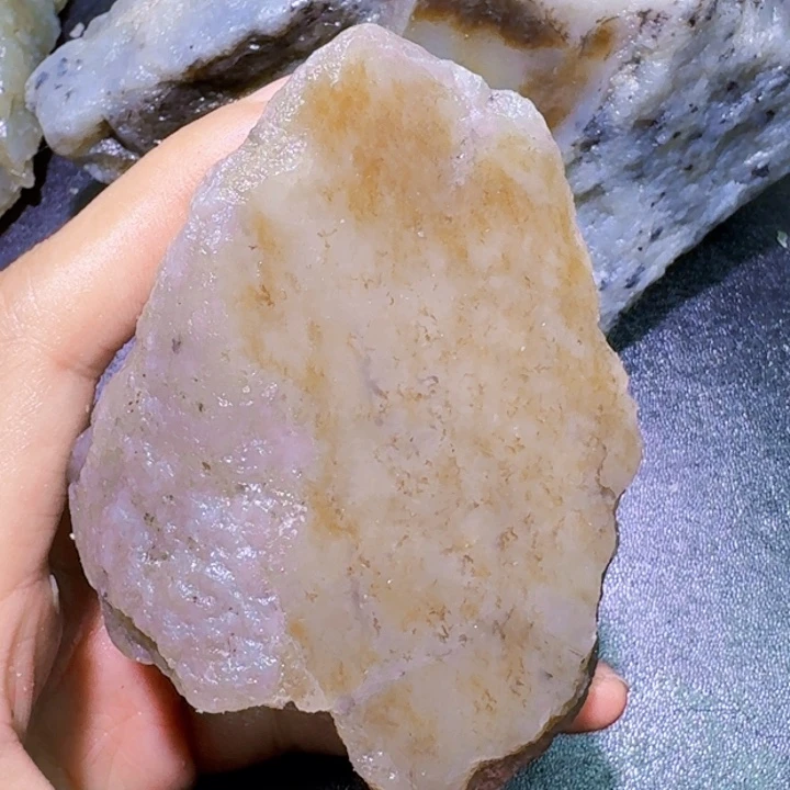 未镶嵌和田玉（糖玉）珠宝半成品