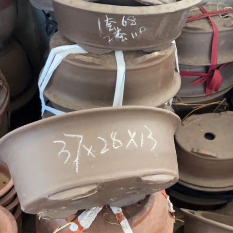 110-6。    微瑕。