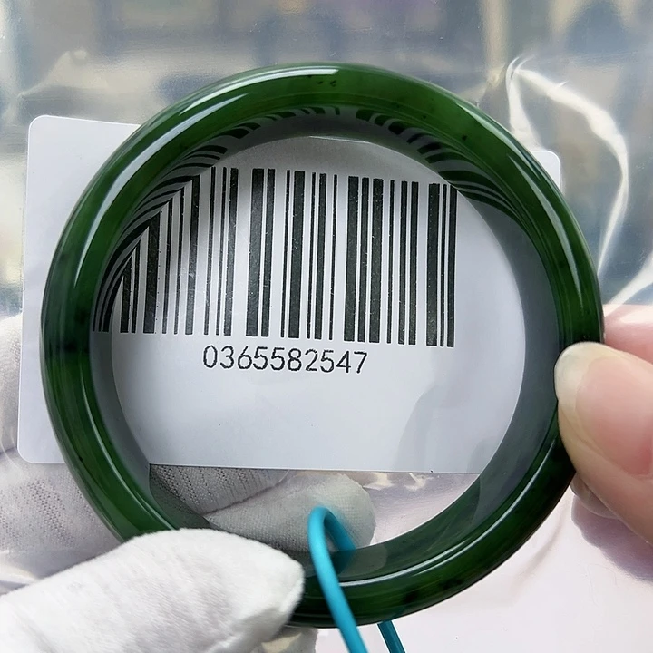 和田玉未镶嵌手镯包容60