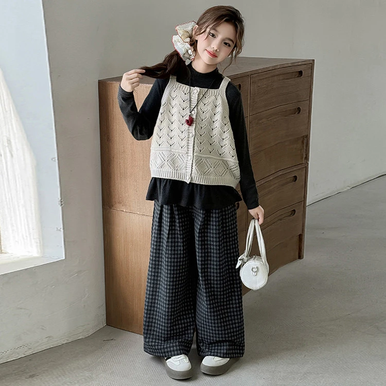 女童春秋装套装2025年新款儿童针织马甲打底衫格子裤女大童三件套