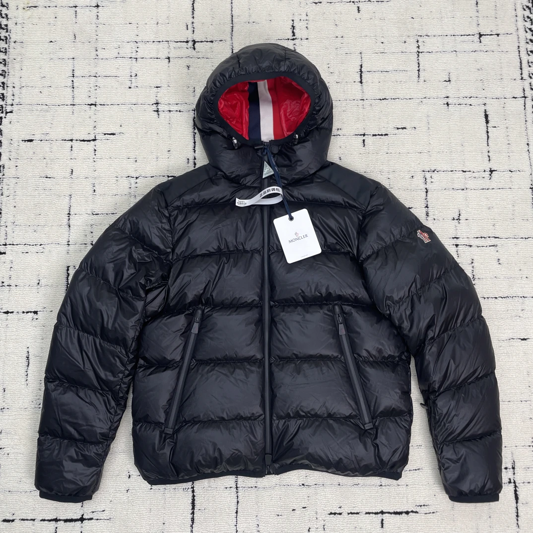 未使用 MONCLER HINTERTUX 黑色连帽短款羽绒服 5码 1691