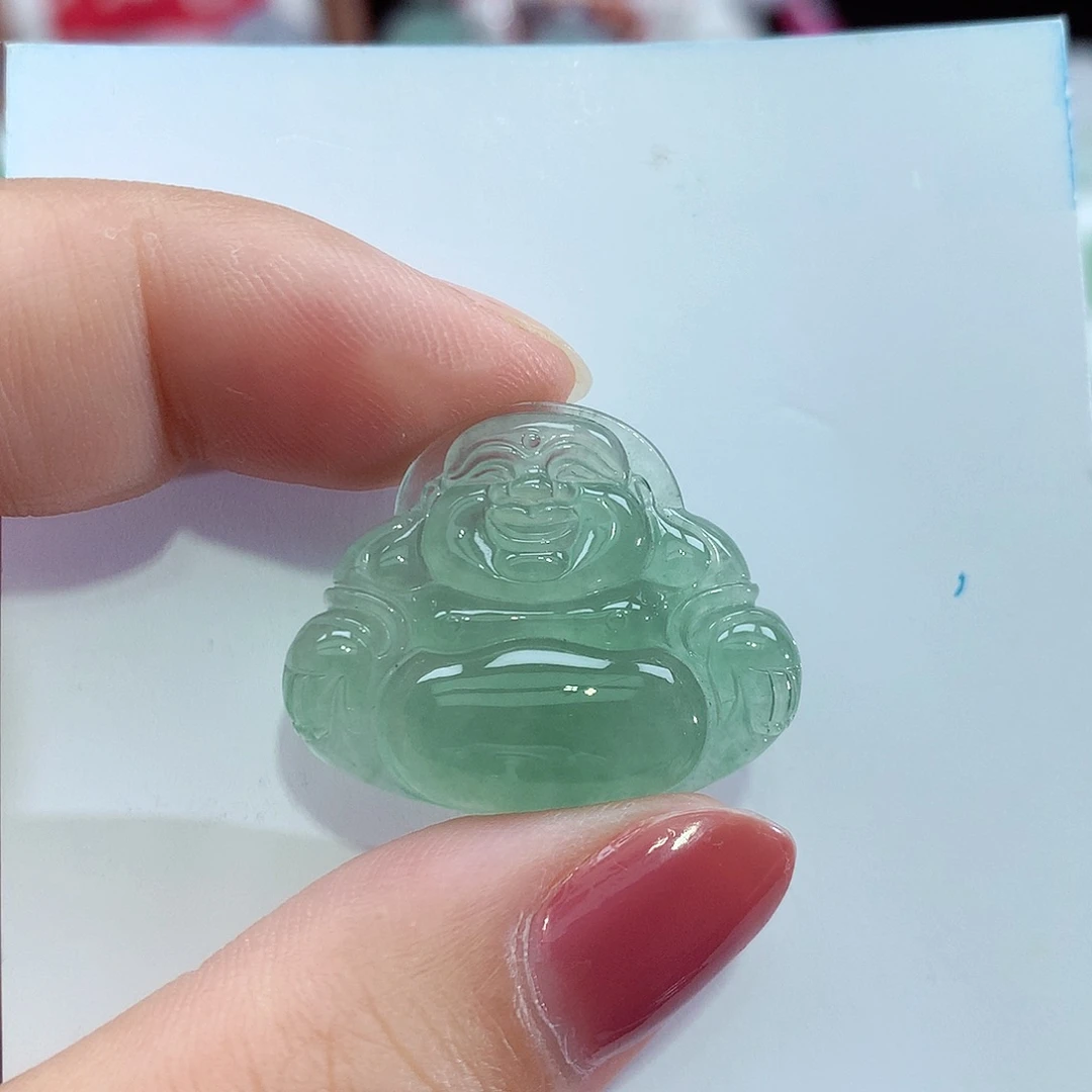 翡翠未镶嵌颈饰佛
