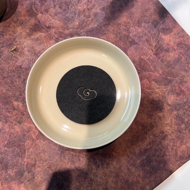 米黄壶承口径约14.5cm龙泉青瓷无礼盒