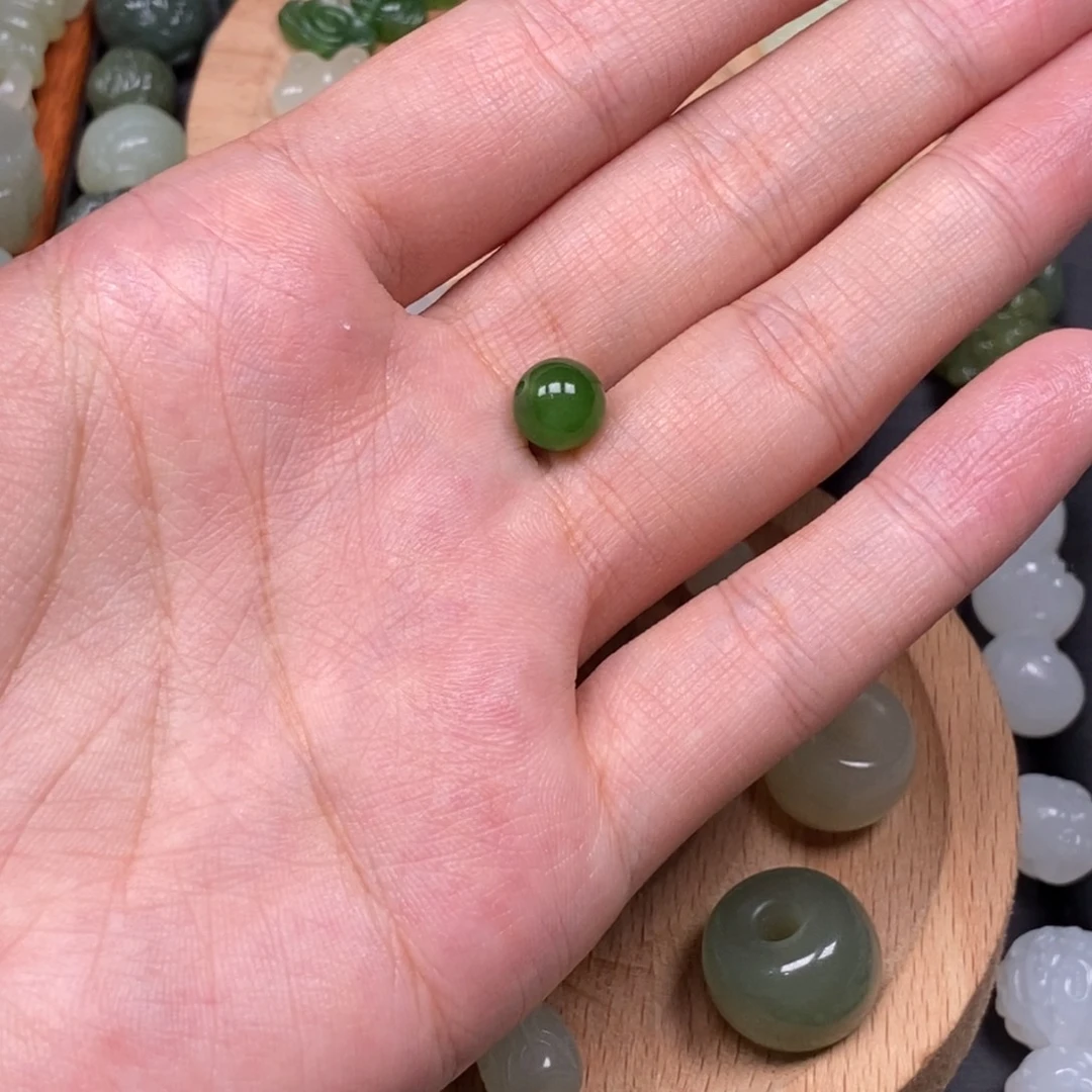 果***！和田玉未镶嵌颈饰