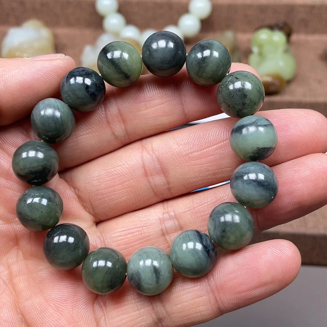 和田玉挂件未镶嵌陈****?