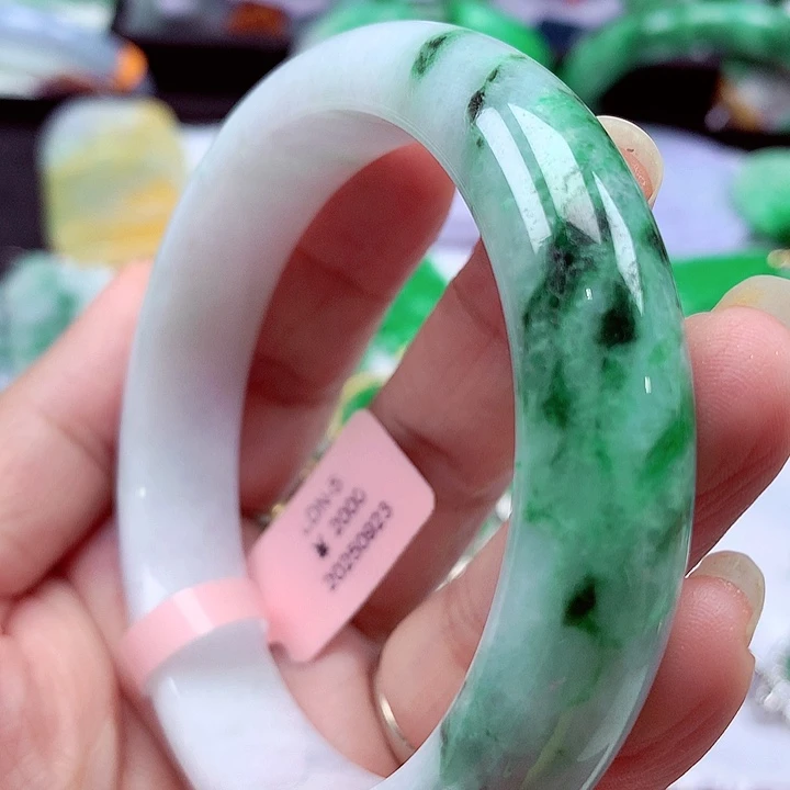 翡翠未镶嵌手镯翡翠