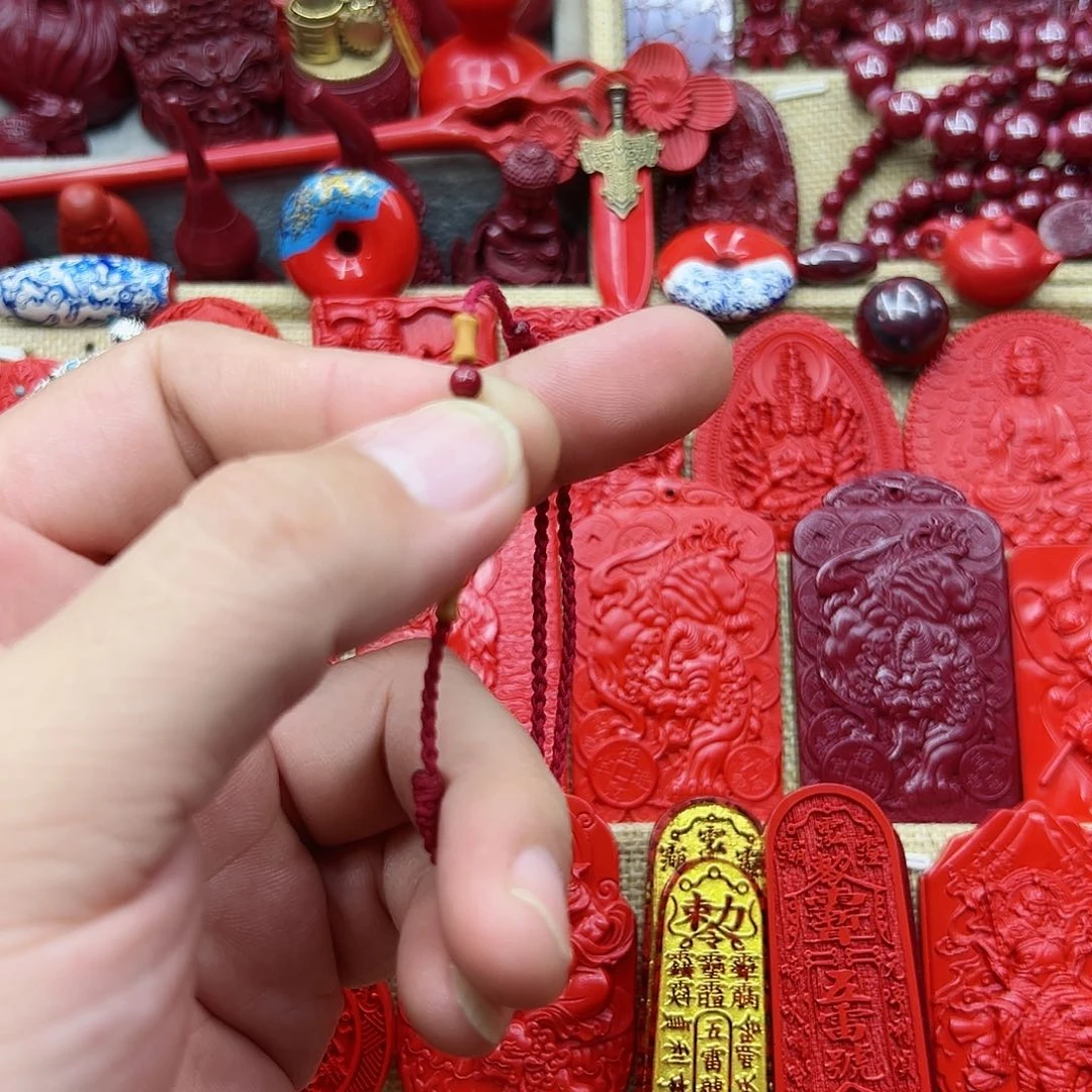 合金东陵石颈饰?