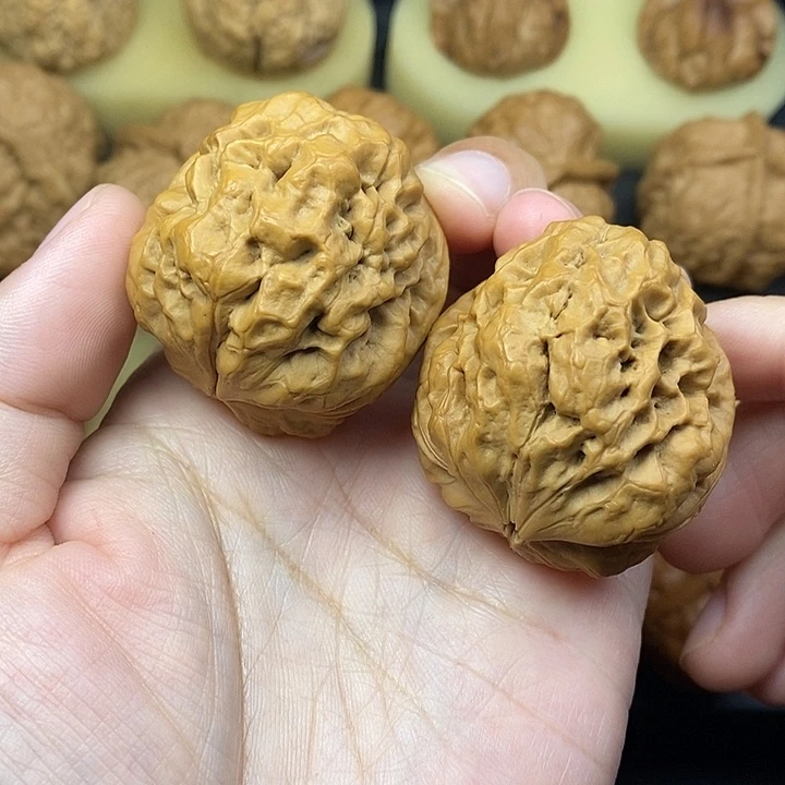 吊坠桃核玉龙蛤蟆头40尺