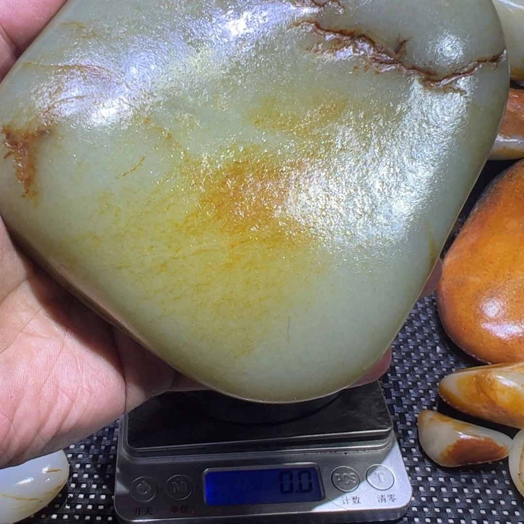 和田玉（子料）未镶嵌颈饰968克