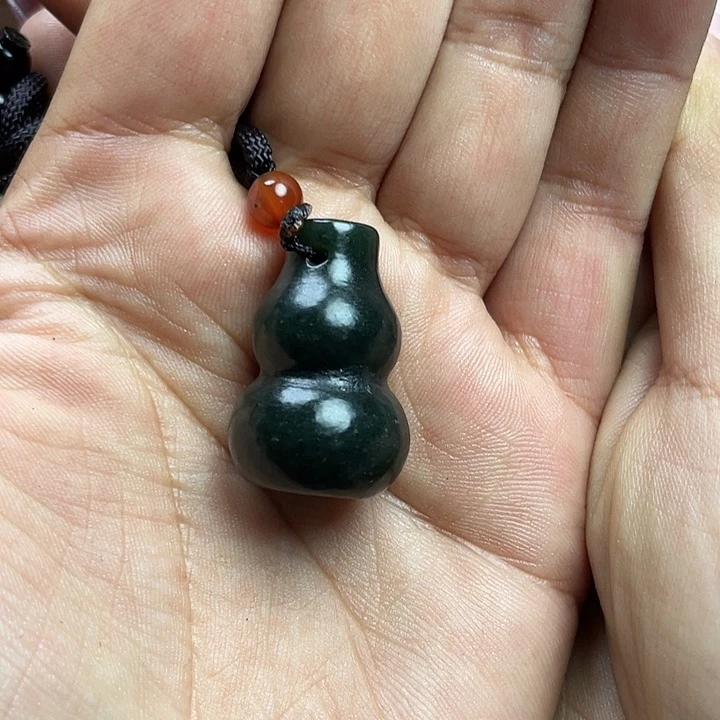 和田玉颈饰未镶嵌大*