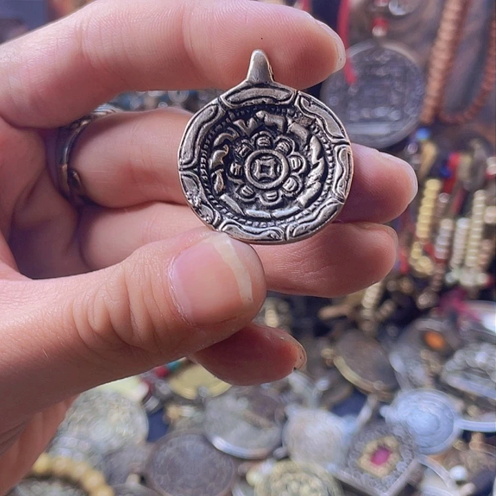 天铁苯教小九宫八卦牌子，一个