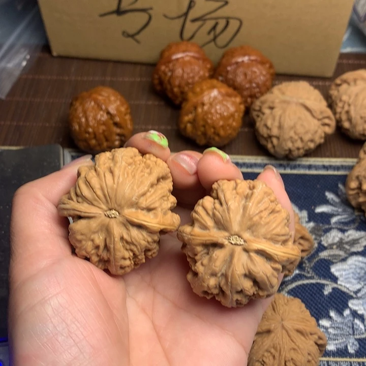 吊坠文玩核桃✨****?粗筋
