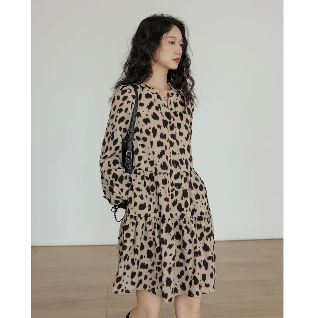 豹纹时尚秋季连衣裙女2025新款长袖显瘦a字裙印花气质v领复古裙子