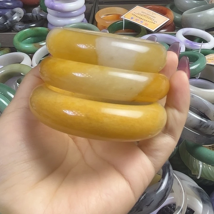 未镶嵌手镯石英质玉