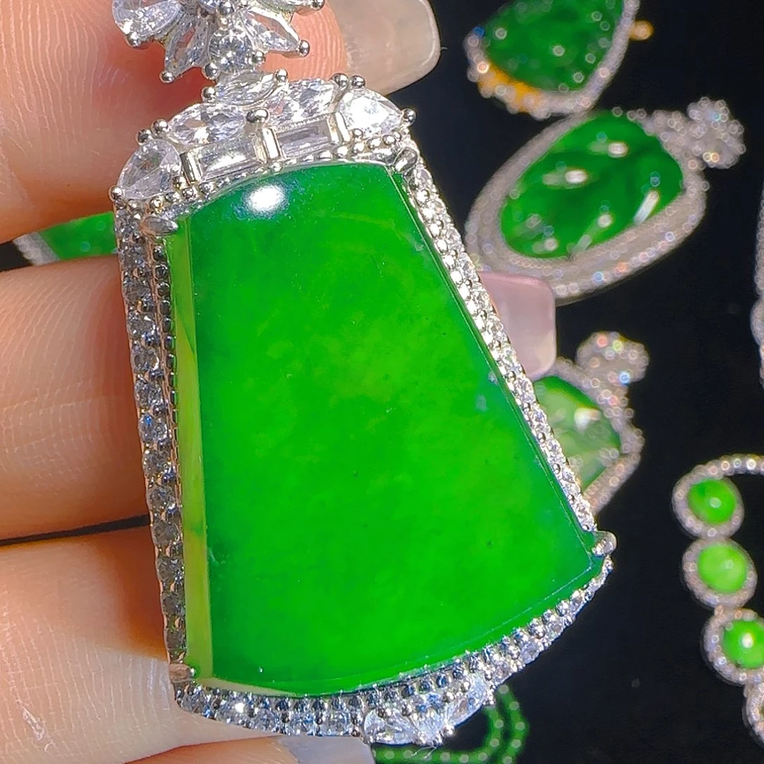 翡翠吊坠(赠链)银S925镶嵌