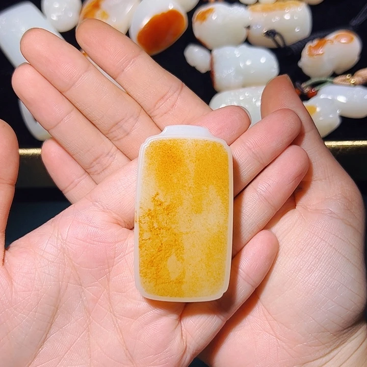 和田玉未镶嵌颈饰林