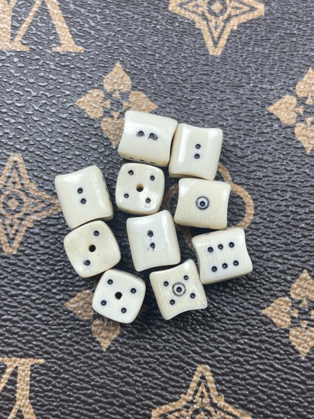 猛犸牙骰子精品天然约10mmA05