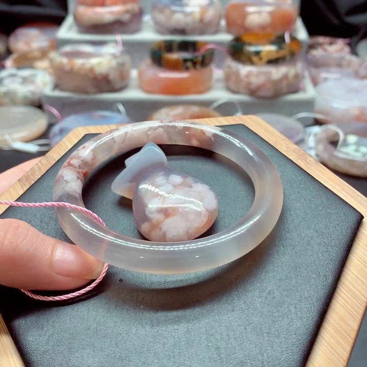 玛瑙/玉髓手镯未镶嵌拼****员不退不换66