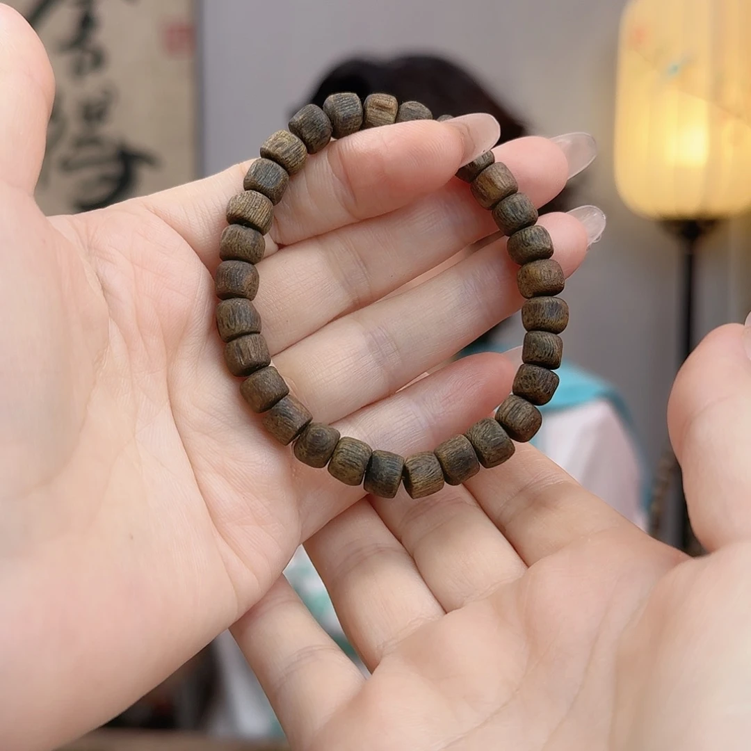 沉香碎屑沉香海南尖峰岭虫漏随形