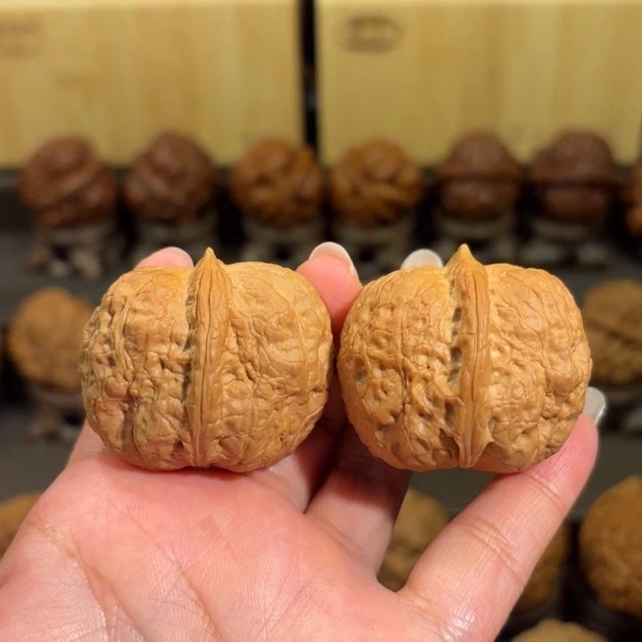 文玩核桃把件三足元宝