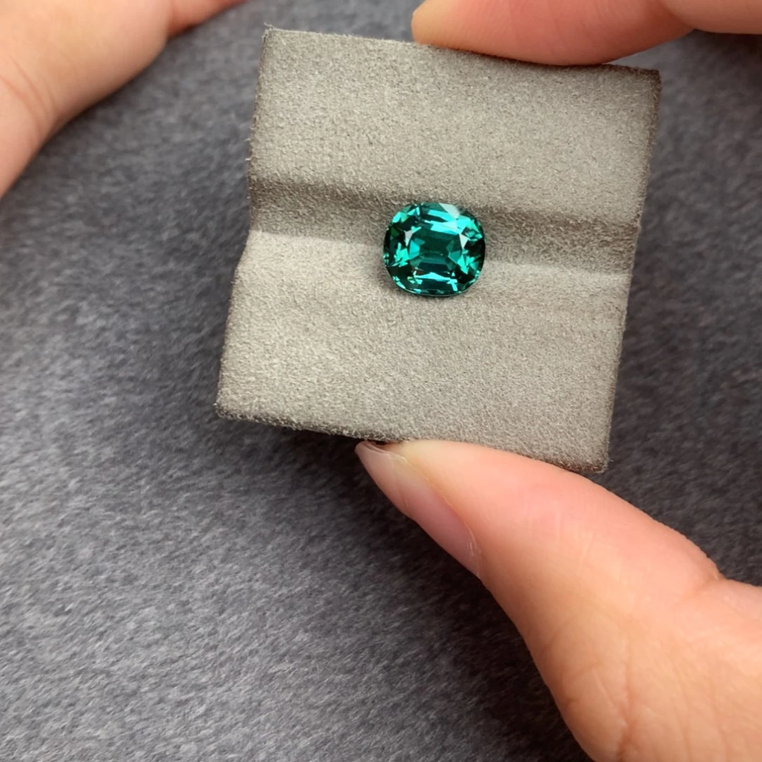 未镶嵌2.15ct拉贡碧玺碧玺