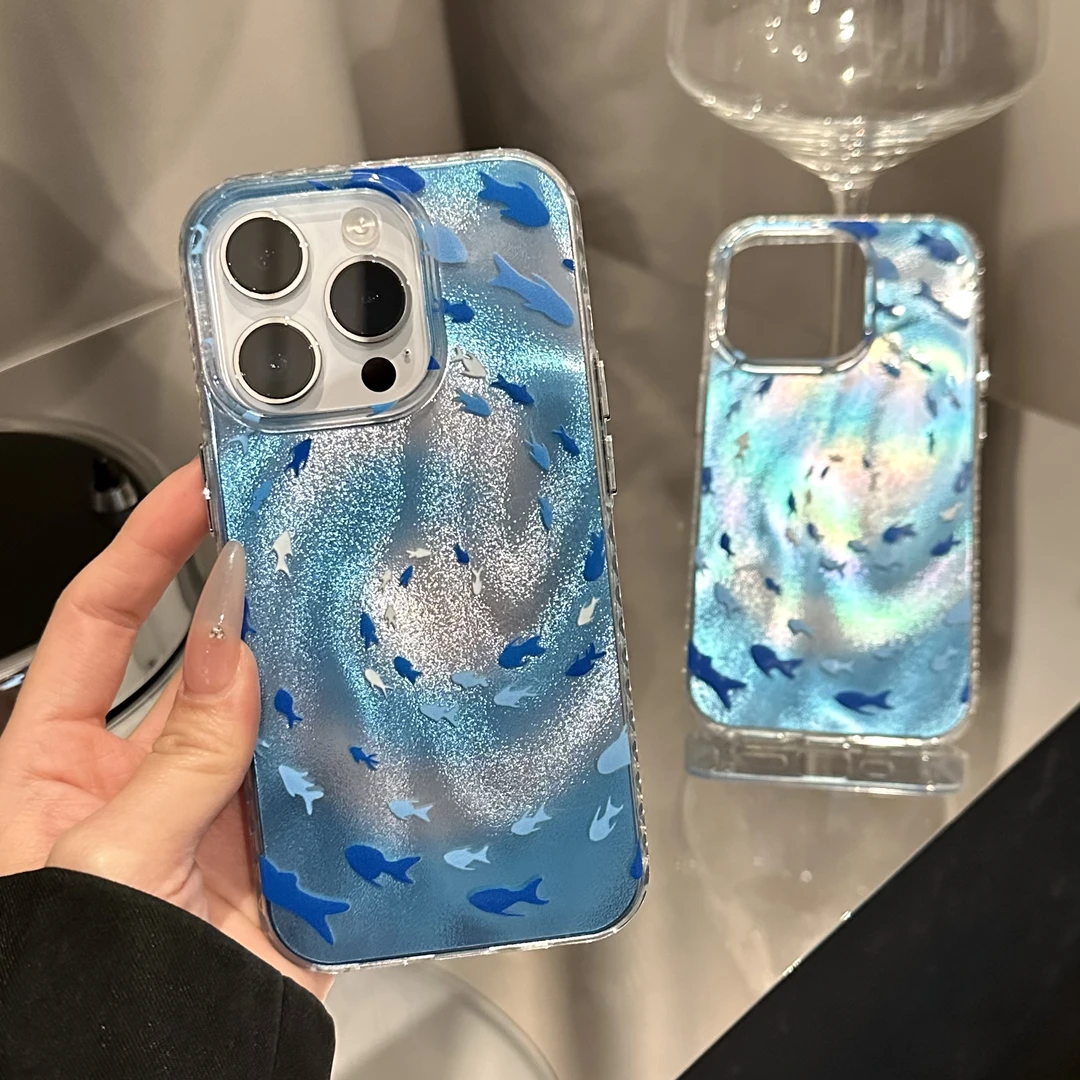 雅天立蓝色漩涡鱼群适用苹果16promax手机壳iPhone15/14锡纸壳12