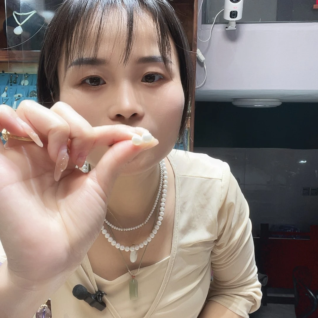 和田玉未镶嵌耳饰