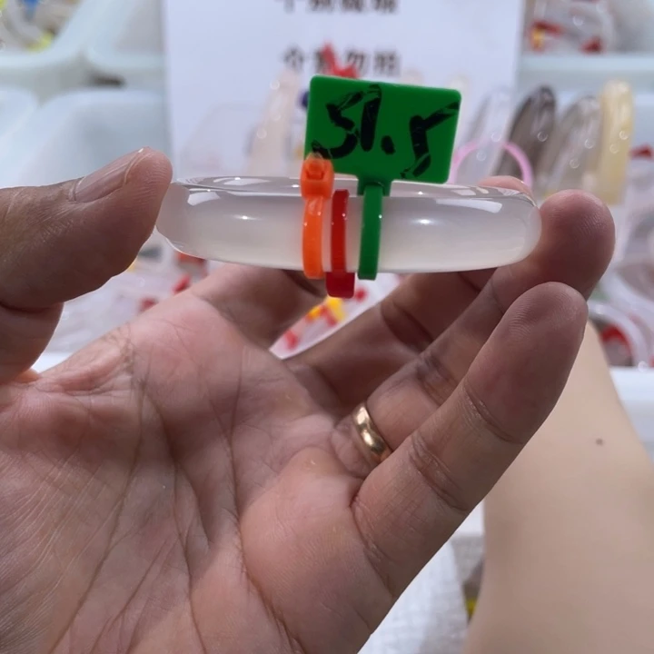 手镯玛瑙/玉髓未镶嵌
