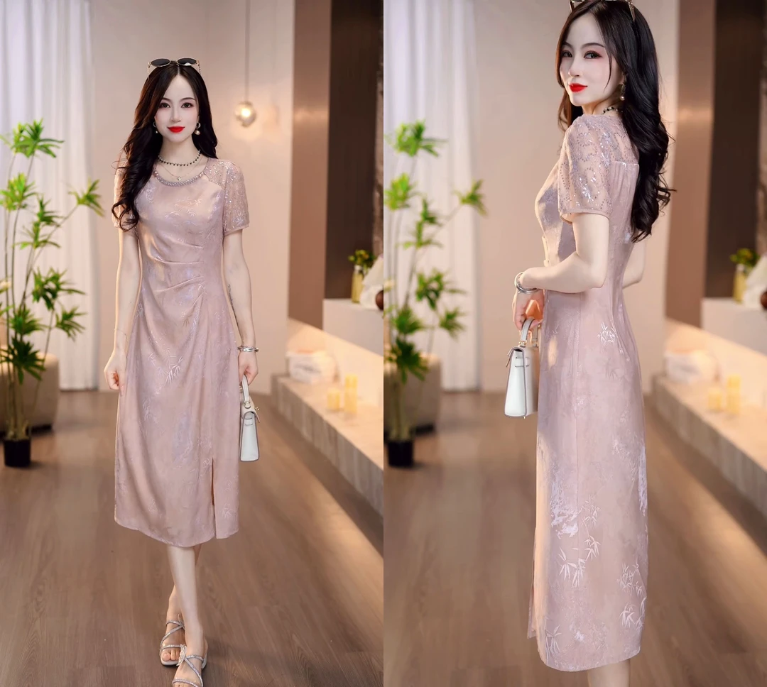 2025夏季新款西柚粉缎面竹叶花纹清秀温婉圆领显瘦连衣裙M-4XL