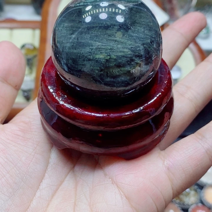 未镶嵌颈饰水晶大*