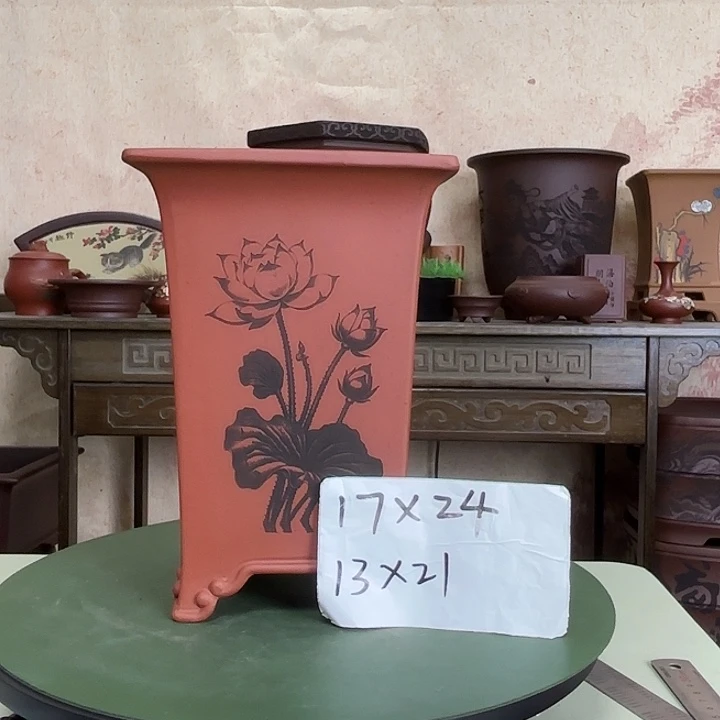 紫砂花盆刻绘荷花