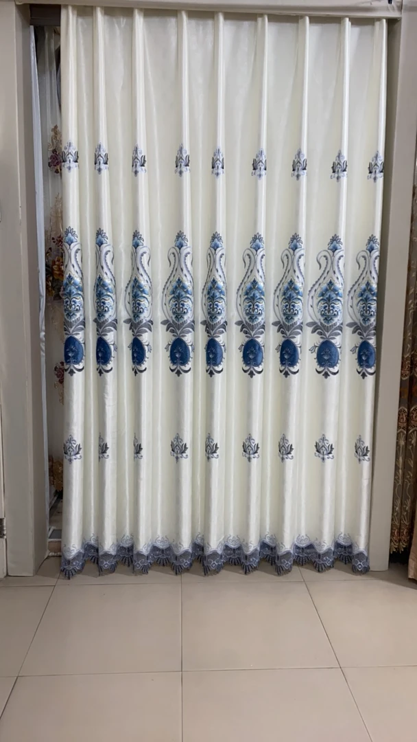 白色刺绣布帘，欧式风格6.3米挂钩对开2.55高