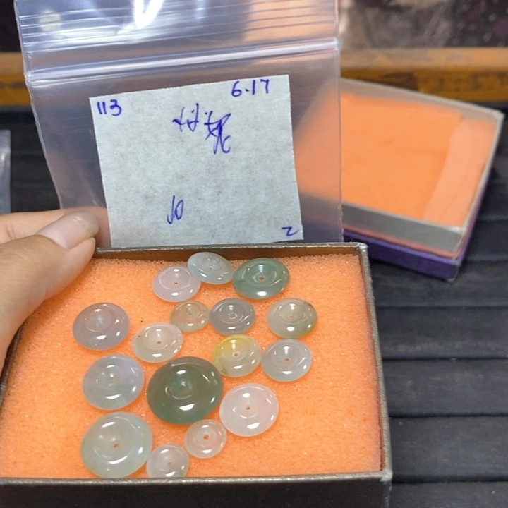 小****定制翡翠未镶嵌不退