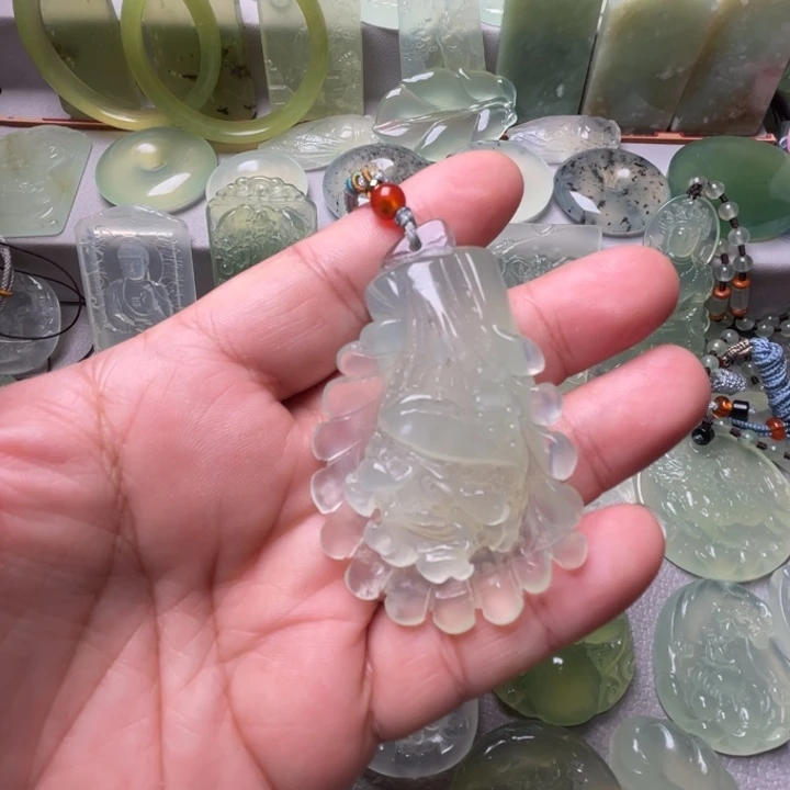 岫玉未镶嵌吊坠(赠链)