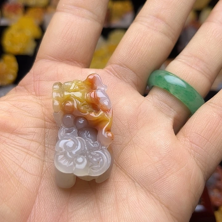 石英质玉（黄龙玉）颈饰未镶嵌a****2