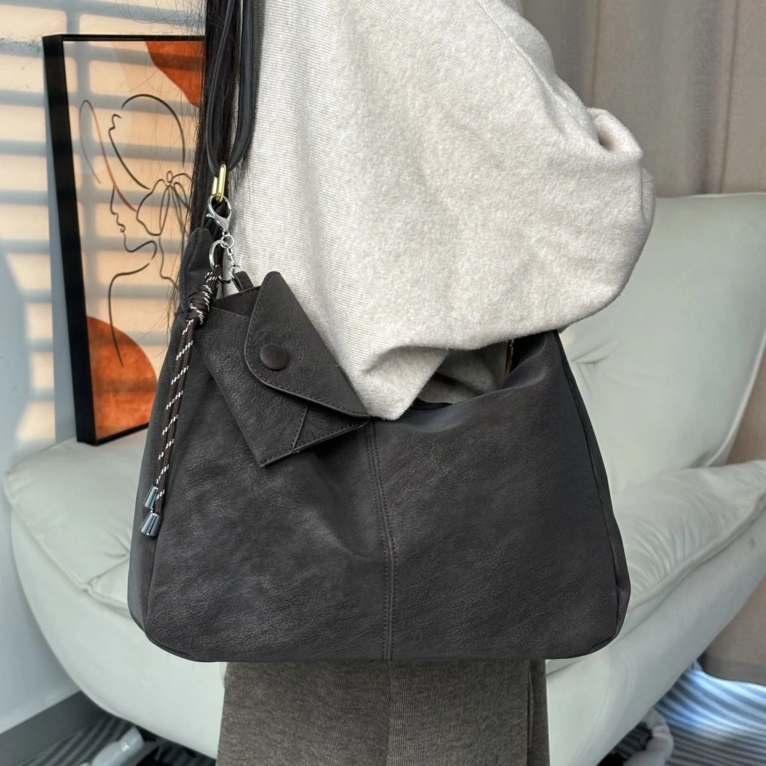 复古质感磨砂大容量秋冬新款休闲简约上班通勤单肩斜跨软面托特包