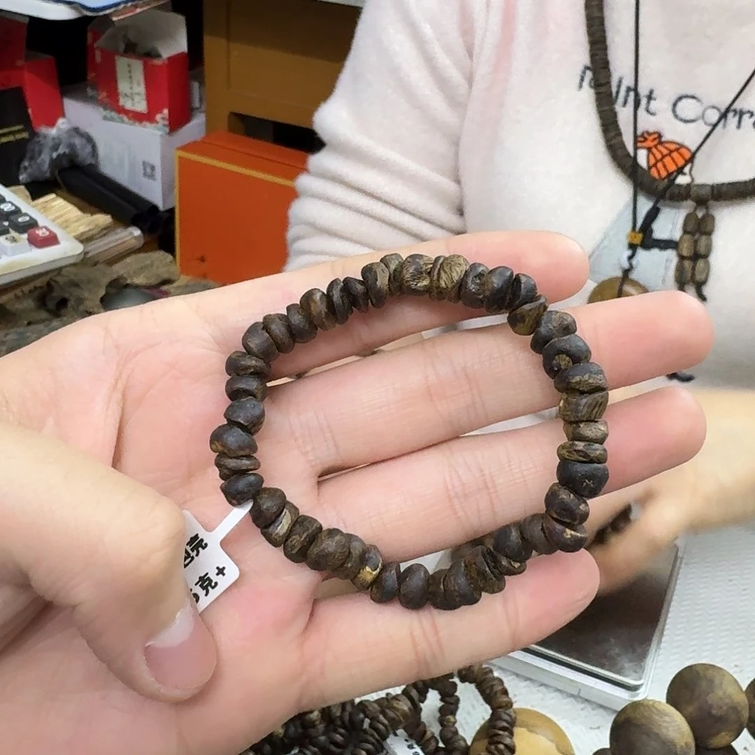 沉香木手串白棋 99 沉壳仔单圈 5 克多样性发一