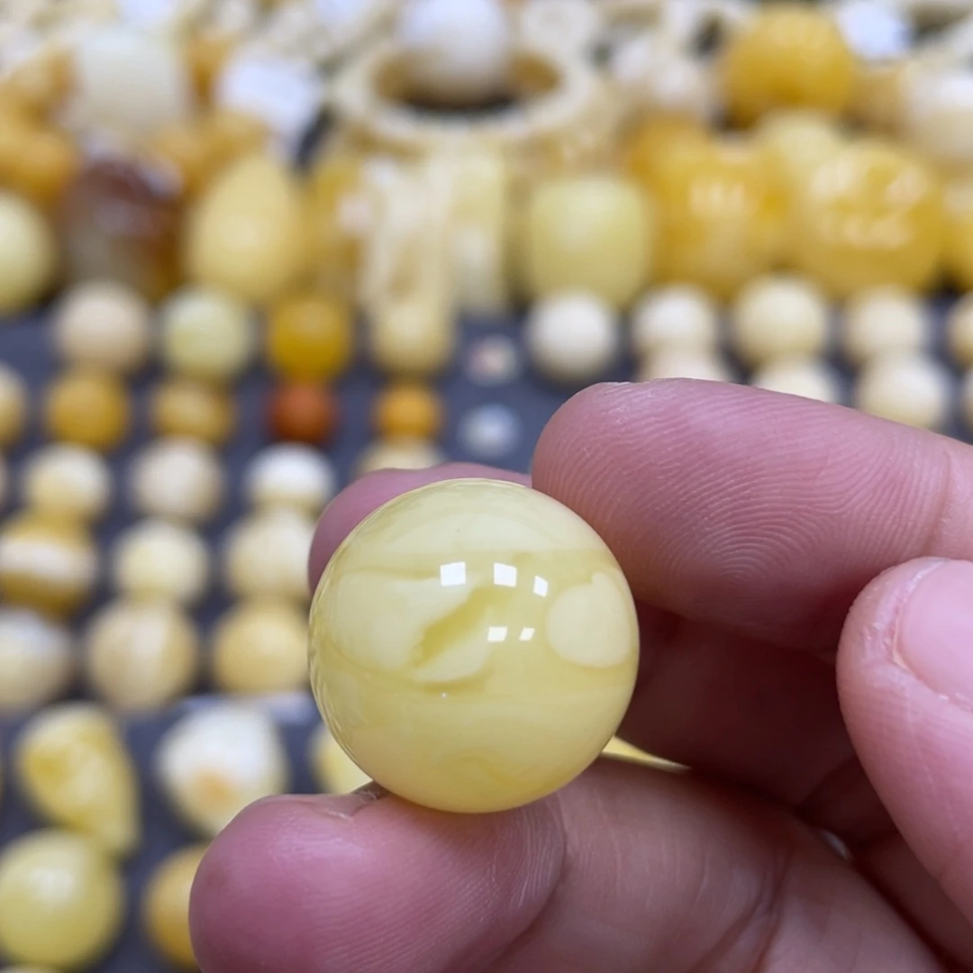 蜜蜡未镶嵌裸石18.6mm