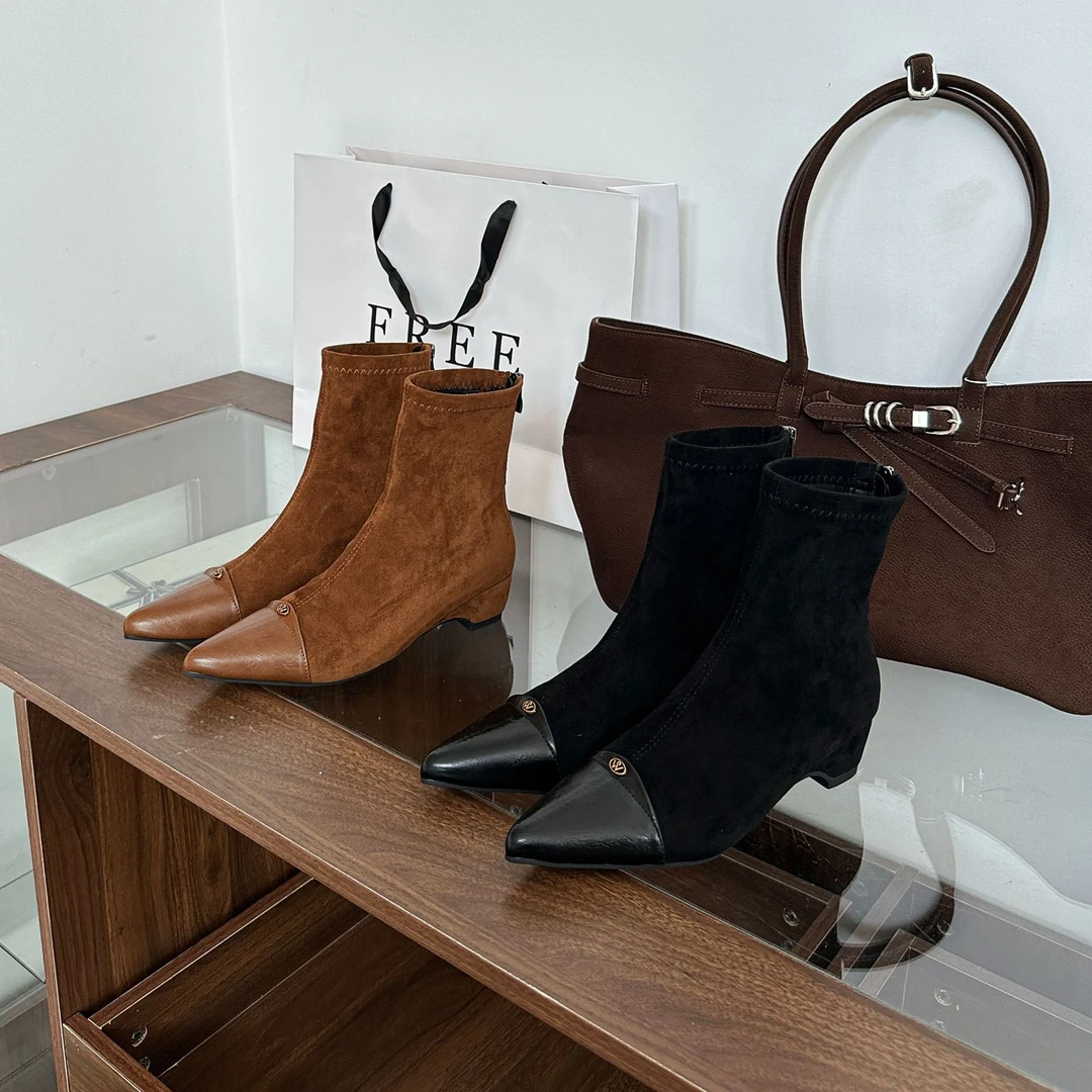 2025秋季韩版复古小众绒面拼接瘦瘦靴时尚气质尖头低跟百搭短靴女