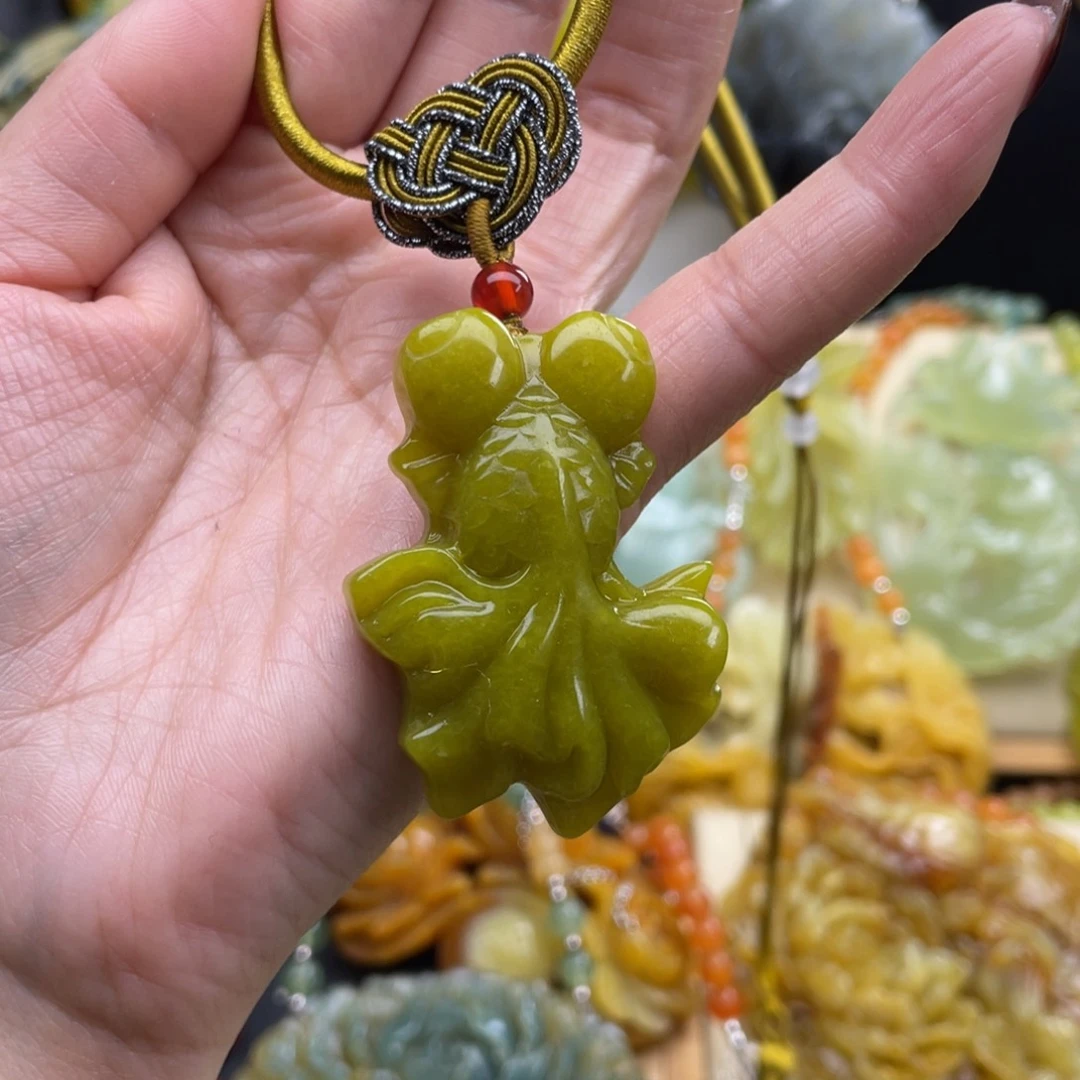 未镶嵌蛇纹石玉颈饰