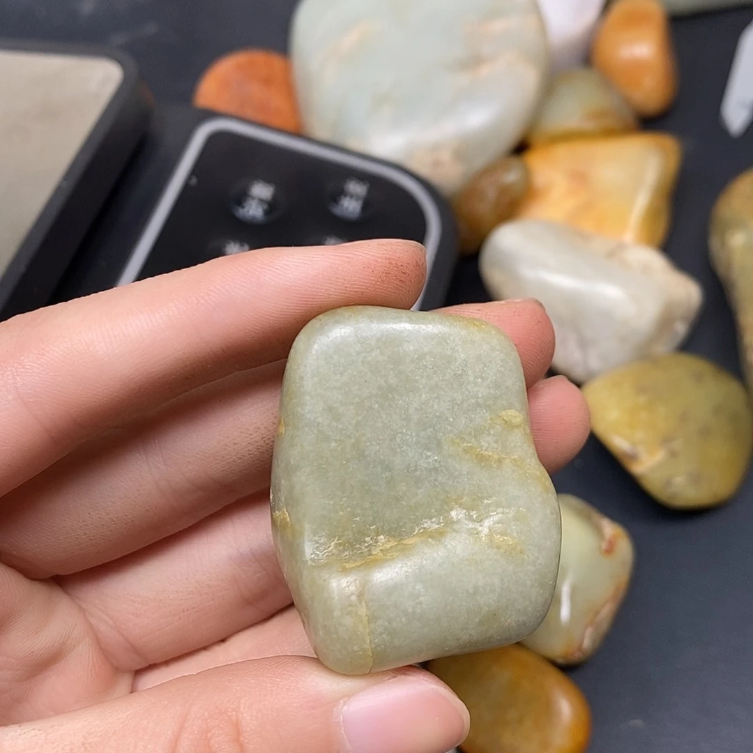 和田玉（糖玉）未镶嵌挂件